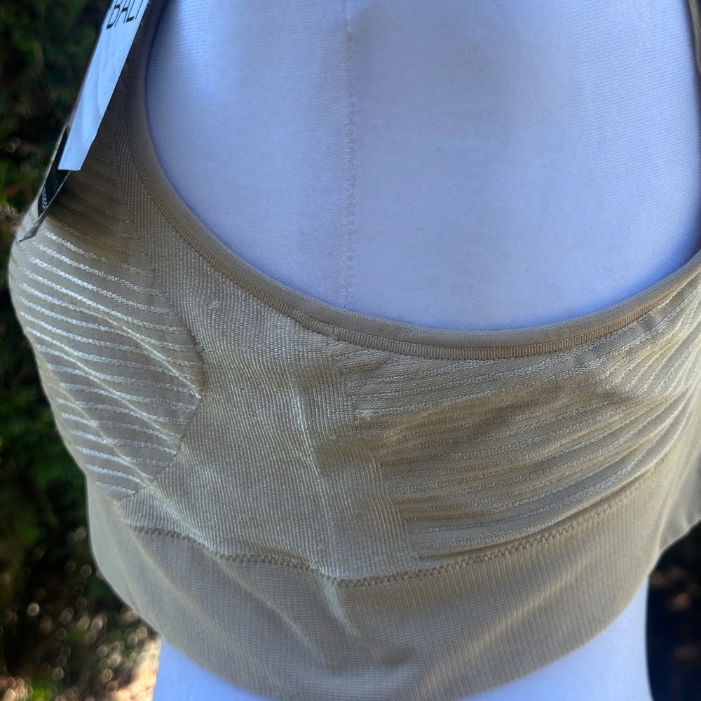 NWT Women’s Bali Comfort Flex Wirefree Nylon Spandex Bra Nude/Beige XL - Picture 3 of 7